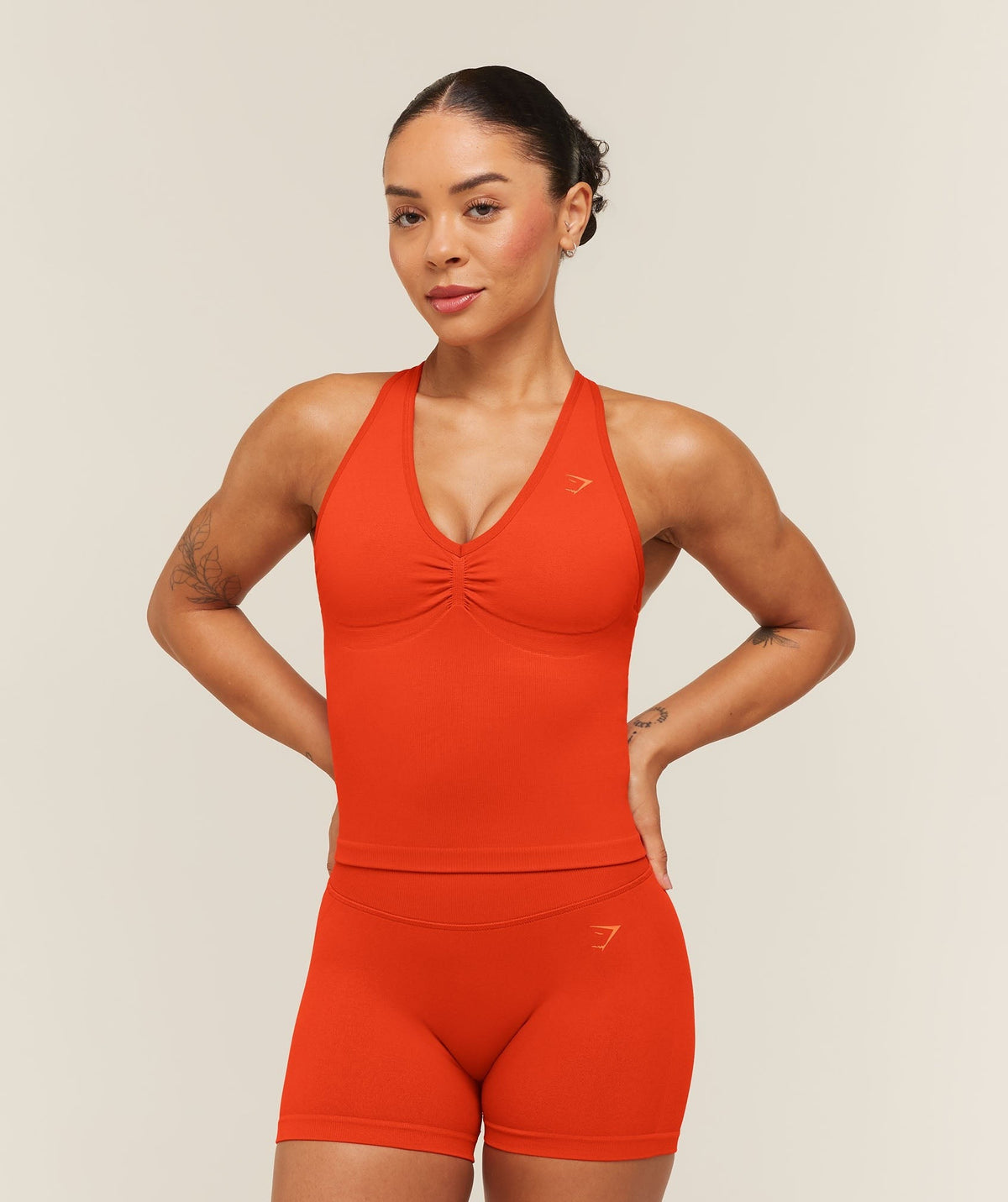 Lift Seamless Tank with Shelf