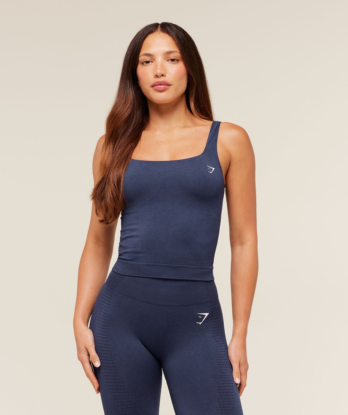 Vital Seamless Tank With Shelf