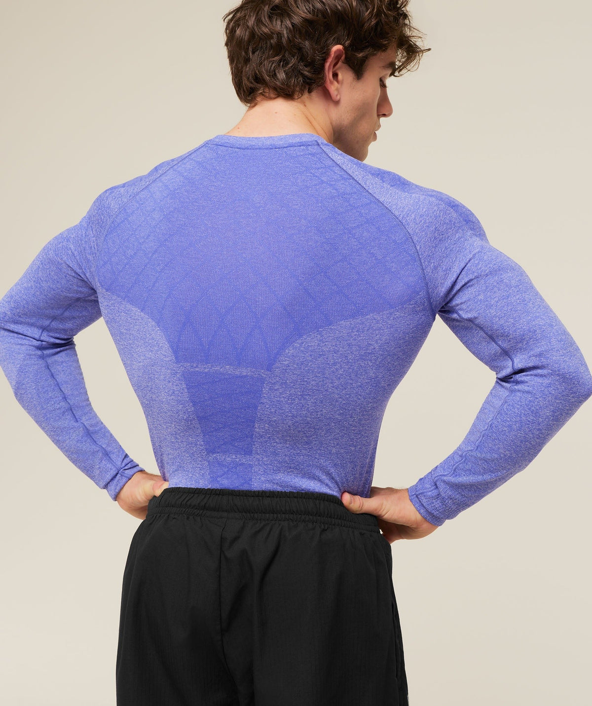 Devant Seamless Long Sleeve Tee